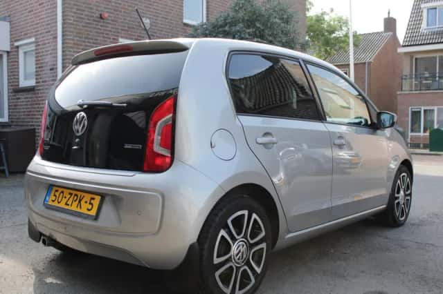 Volkswagen Up! (2013) thumbnail 6
