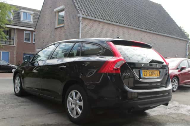 Volvo V60 (2012) thumbnail 5