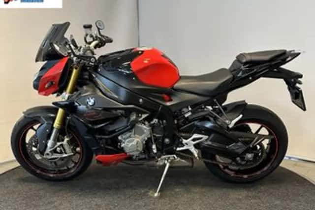 BMW S (2017) thumbnail 2