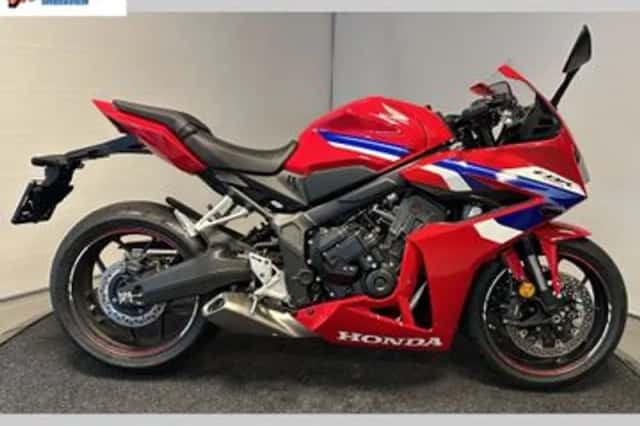 Honda CBR (2025) thumbnail 2