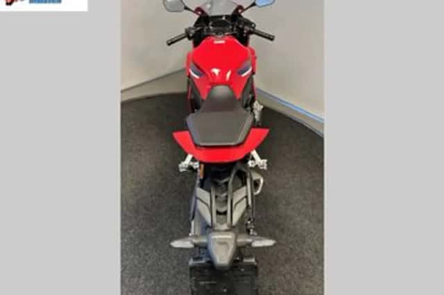 Honda CBR (2025) thumbnail 6