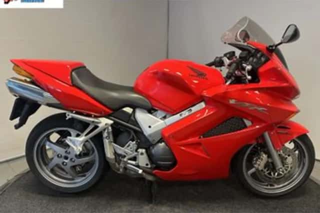 Honda VFR (2005) thumbnail 2