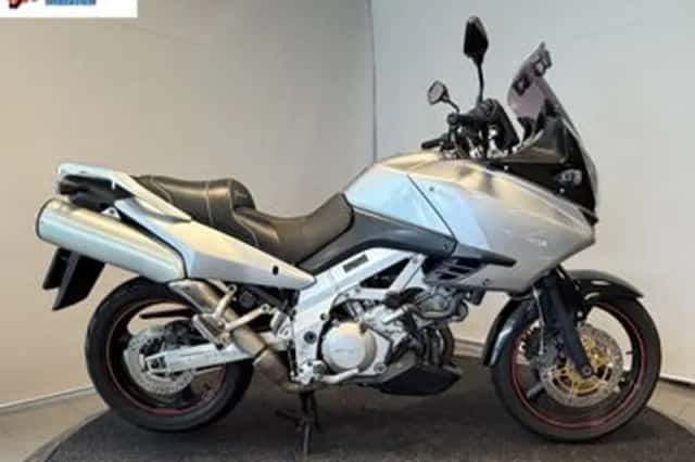 Suzuki V-STROM (2002) thumbnail 1