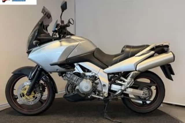 Suzuki V-STROM (2002) thumbnail 3