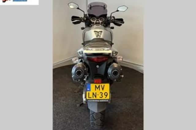 Suzuki V-STROM (2002) thumbnail 4