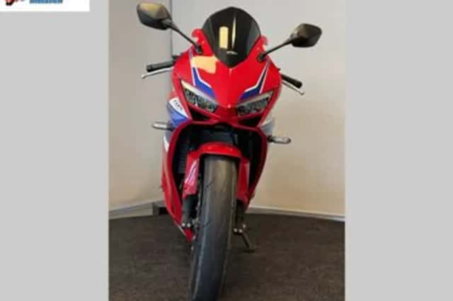 Honda CBR (2024) thumbnail 2