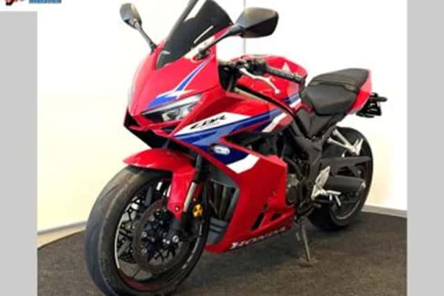 Honda CBR (2024) thumbnail 3