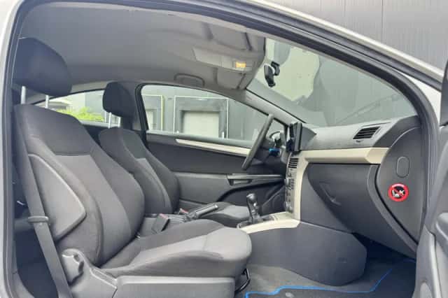 Opel Astra (2008) thumbnail 4