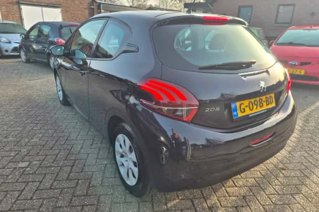 Peugeot 208 (2015) thumbnail 6