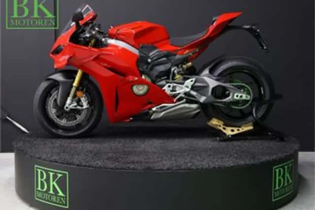 DUCATI PANIGALE V4 S (2025) thumbnail 3