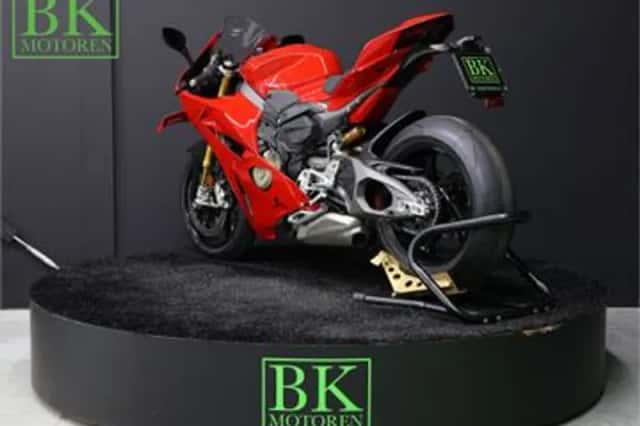 DUCATI PANIGALE V4 S (2025) thumbnail 4
