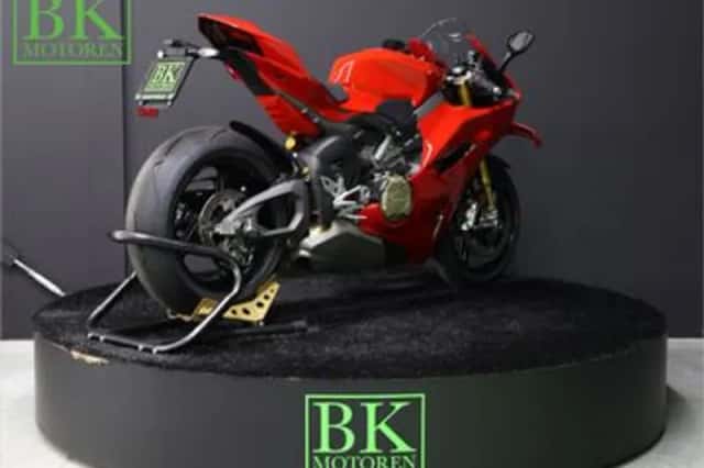 DUCATI PANIGALE V4 S (2025) thumbnail 5