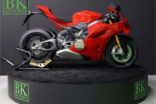 DUCATI PANIGALE V4 S (2025) thumbnail 6