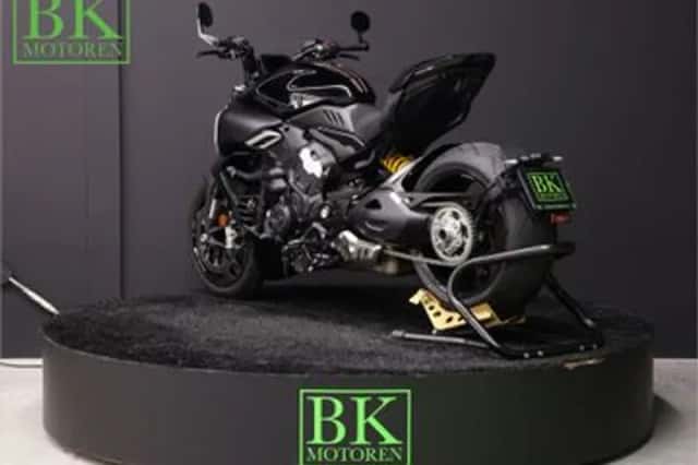 DUCATI DIAVEL (2023) thumbnail 4