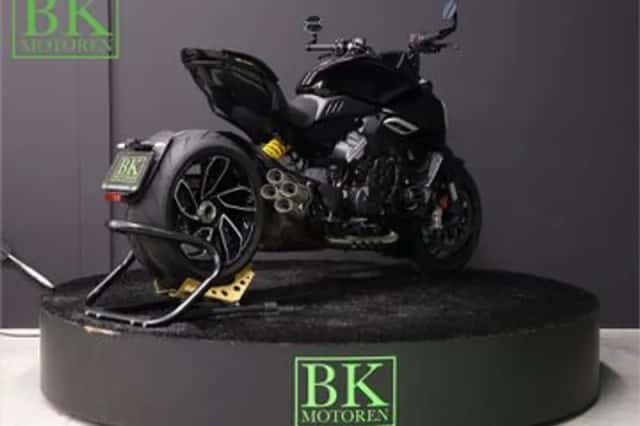 DUCATI DIAVEL (2023) thumbnail 5