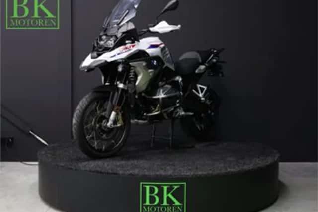 BMW R (2023) thumbnail 2