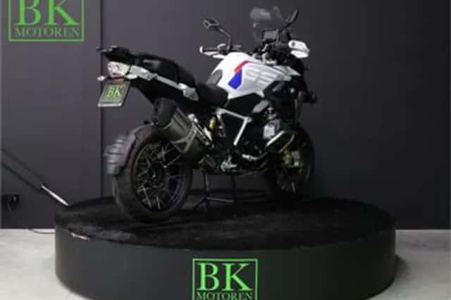 BMW R (2023) thumbnail 5