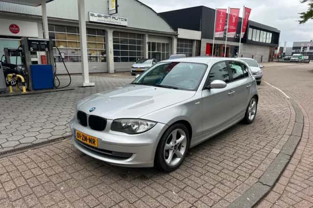 BMW 1-Serie (2008) thumbnail 1