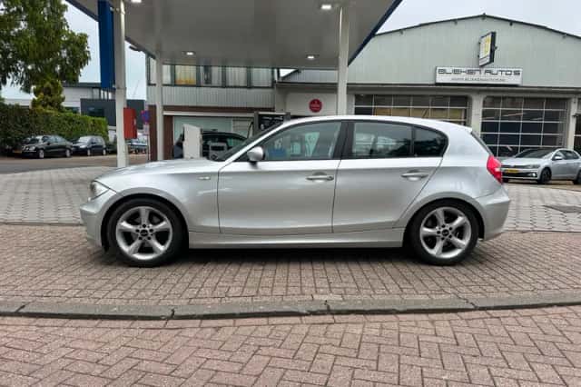 BMW 1-Serie (2008) thumbnail 2