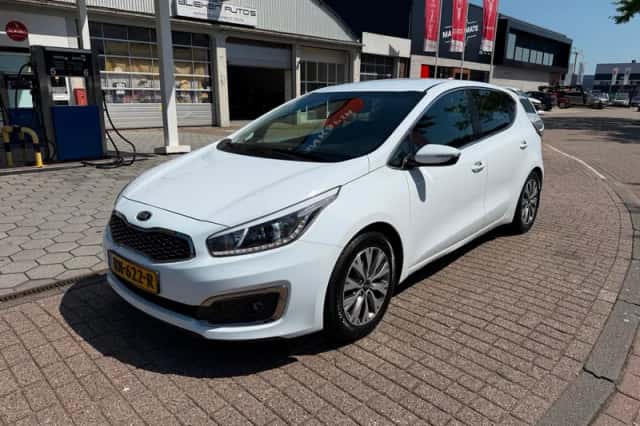 Kia Cee'd (2018) thumbnail 2