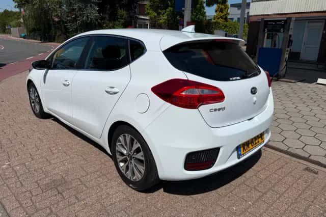 Kia Cee'd (2018) thumbnail 4