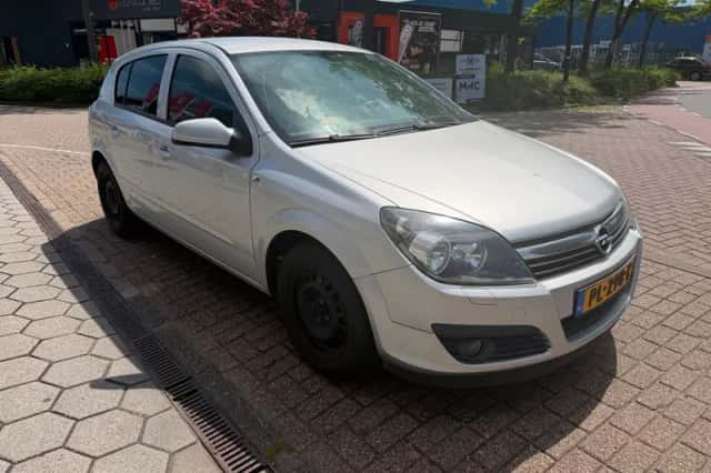 Opel Astra (2006) thumbnail 6