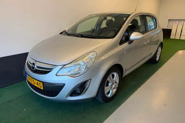 Opel Corsa (2013) thumbnail 2
