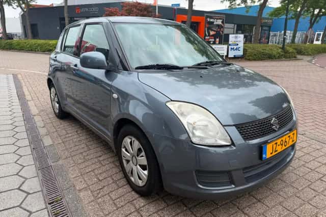 Suzuki Swift (2008) thumbnail 6