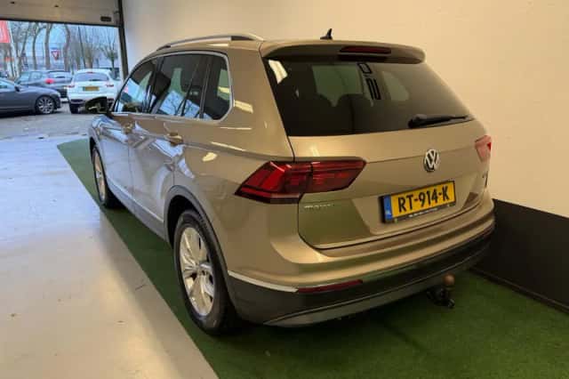 Volkswagen Tiguan (2018) thumbnail 4