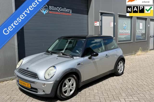 MINI Cooper (2005) thumbnail 1