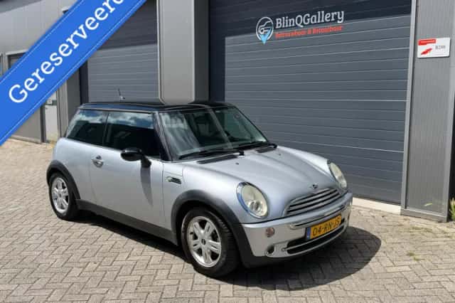 MINI Cooper (2005) thumbnail 4