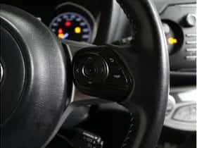 Toyota Yaris (2019) thumbnail 15