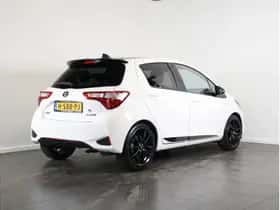 Toyota Yaris (2019) thumbnail 3