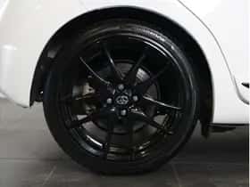 Toyota Yaris (2019) thumbnail 5
