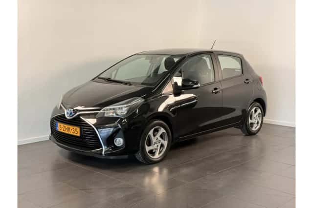 Toyota Yaris (2015) thumbnail 1