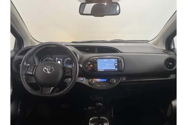 Toyota Yaris (2018) thumbnail 2