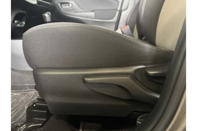 Toyota Yaris (2018) thumbnail 6