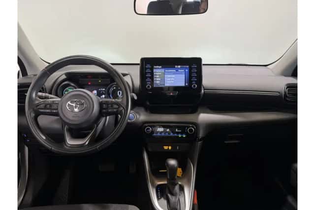 Toyota Yaris (2020) thumbnail 2