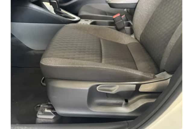 Toyota Yaris (2020) thumbnail 6