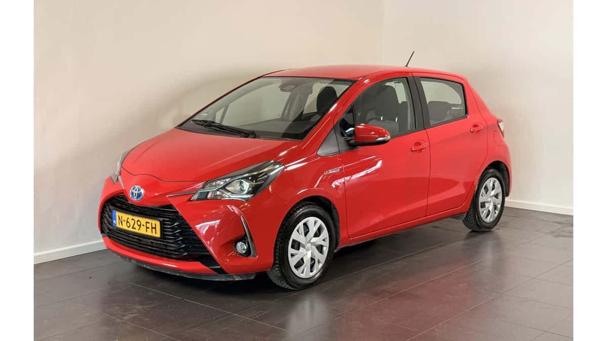 Toyota Yaris (2018) — foto 1