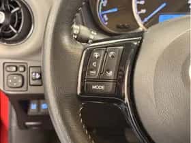 Toyota Yaris (2018) thumbnail 11