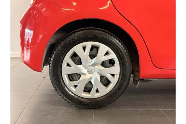 Toyota Yaris (2018) thumbnail 4