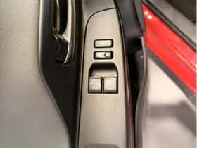 Toyota Yaris (2018) thumbnail 7