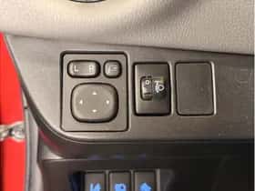 Toyota Yaris (2018) thumbnail 8
