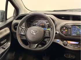 Toyota Yaris (2018) thumbnail 10