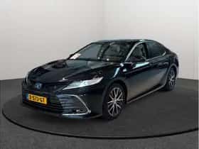 Toyota Camry (2023)