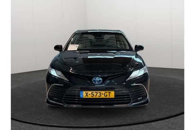 Toyota Camry (2023) thumbnail 2