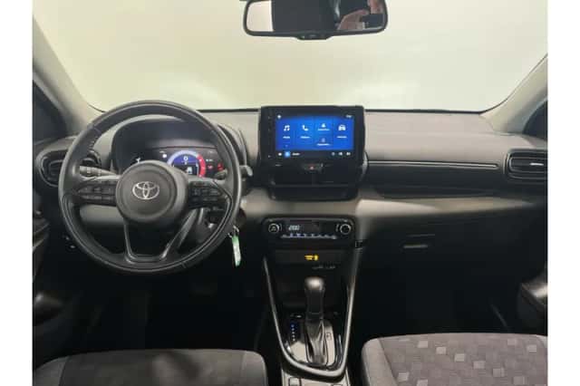 Toyota Yaris (2025) thumbnail 2