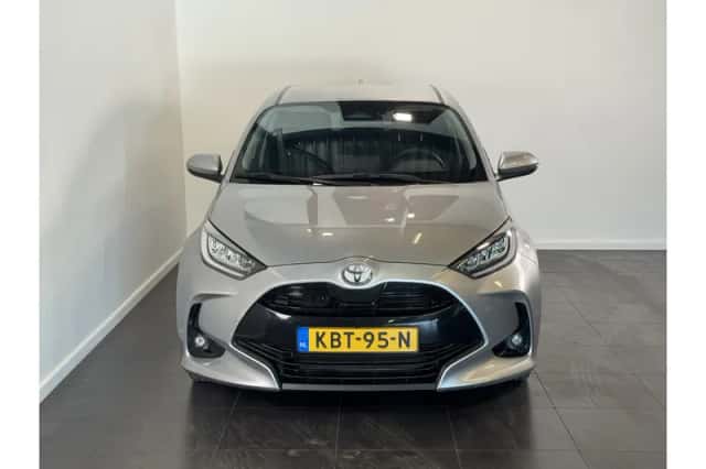 Toyota Yaris (2025) thumbnail 3
