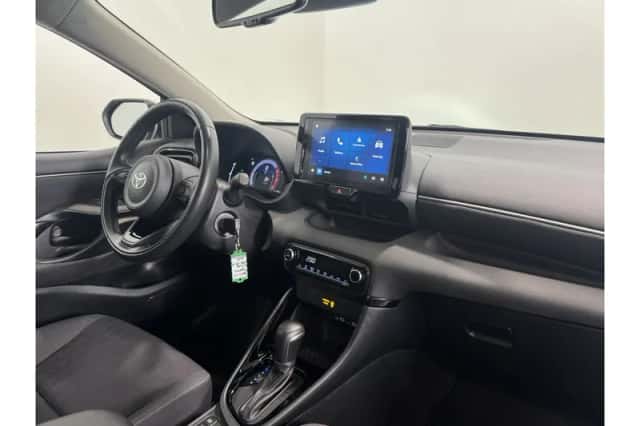 Toyota Yaris (2025) thumbnail 4